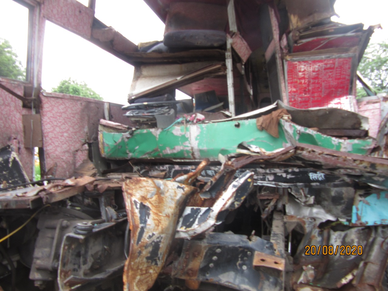 ASHOK-LEYLAND 2013 picture 7