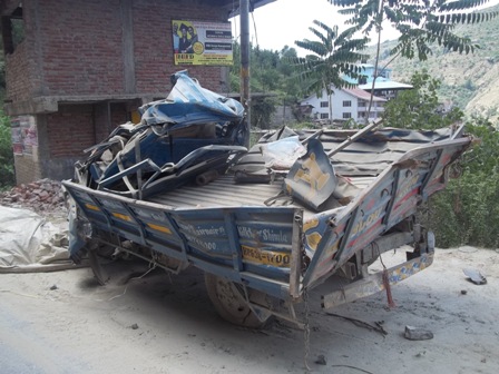 MAHINDRA 2010 picture 2