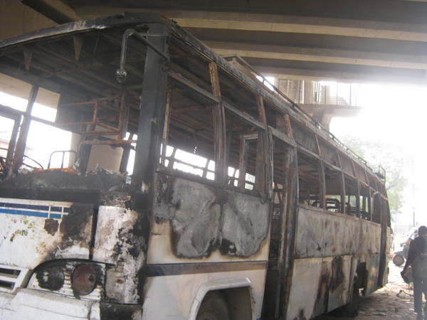 ASHOK-LEYLAND 2009 picture 2