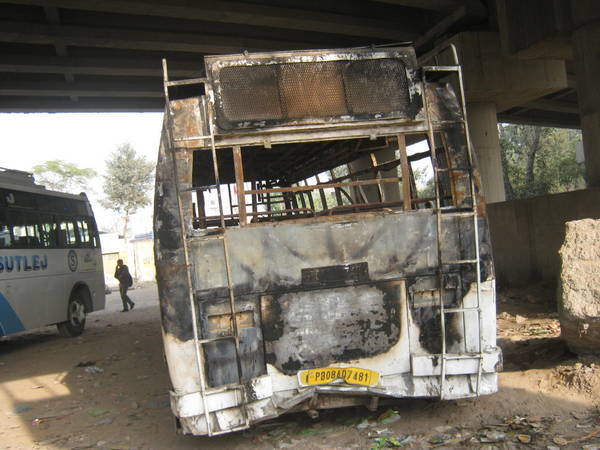 ASHOK-LEYLAND 2009 picture 3