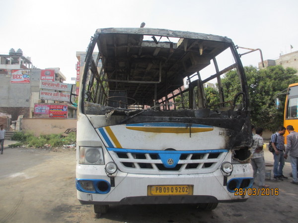 ASHOK-LEYLAND 2012 picture 9