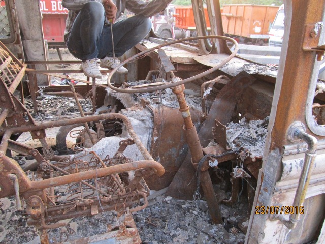 ASHOK-LEYLAND 2010 picture 6