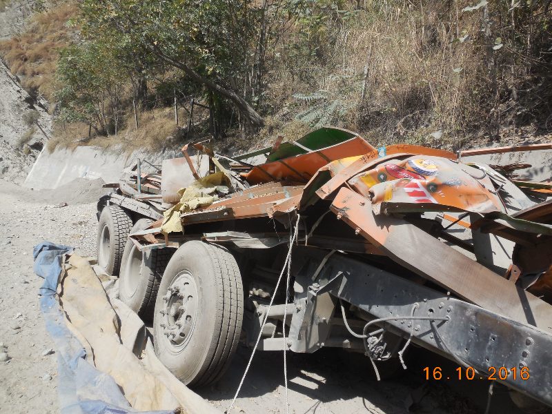 ASHOK-LEYLAND 2015 picture 2