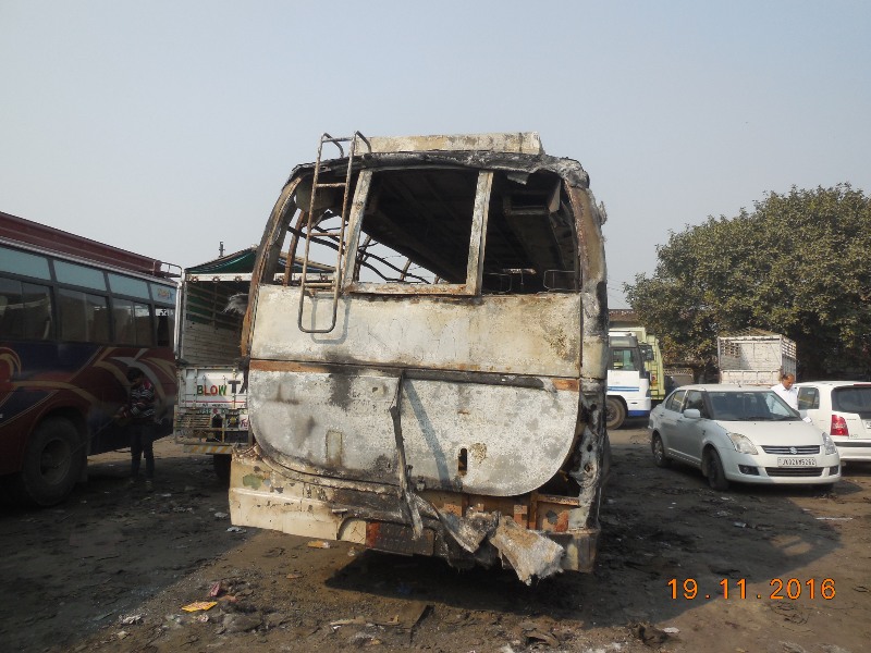 ASHOK-LEYLAND 2004 picture 2