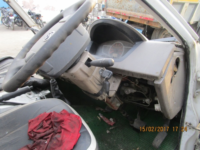 ASHOK-LEYLAND 2014 picture 4