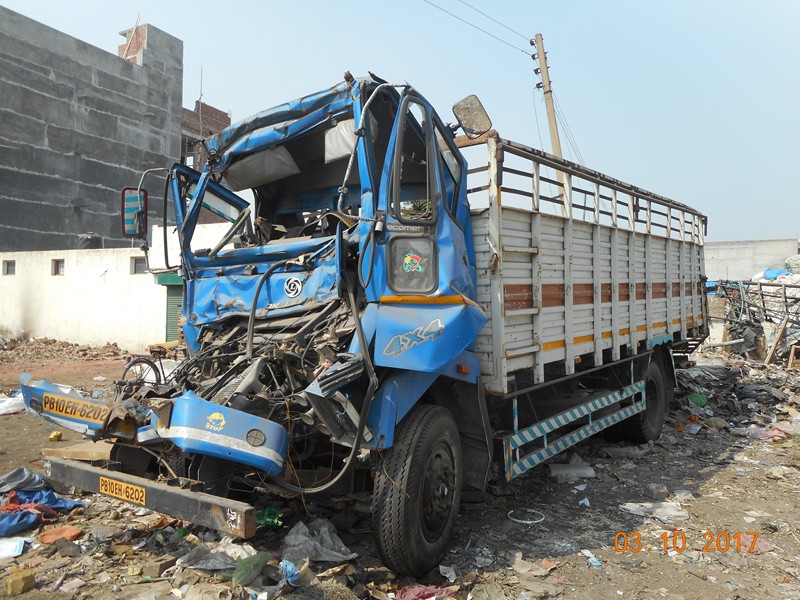 ASHOK-LEYLAND 2014 picture 3