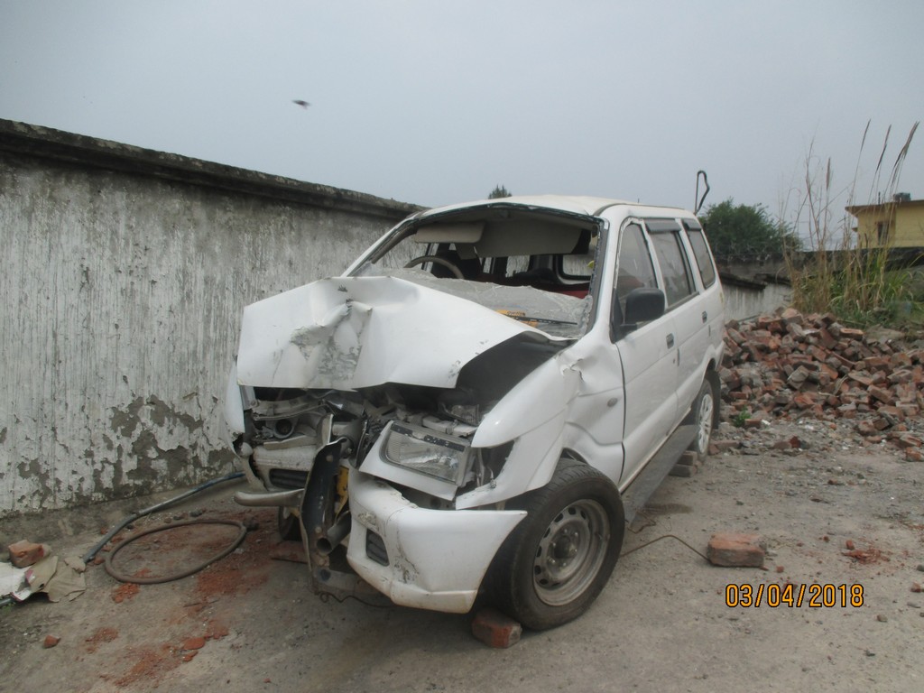 TAVERA-NEO 2012 picture 8