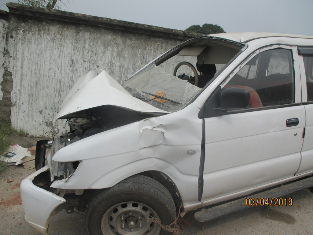 TAVERA-NEO 2012 picture 5