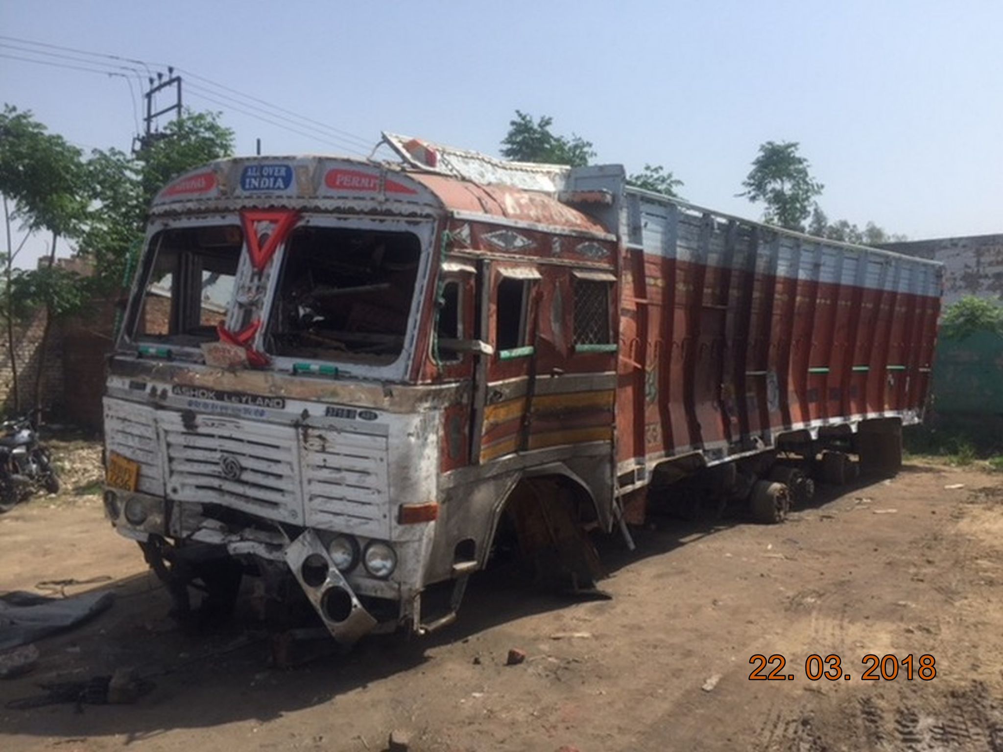 ASHOK-LEYLAND 2017 picture 7